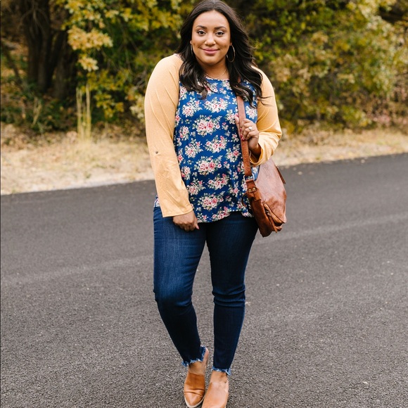 Raglan Floral Long Sleeved Top - Picture 5 of 8